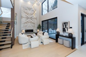 021-1526 Garnet Avenue_2-IMG_5564